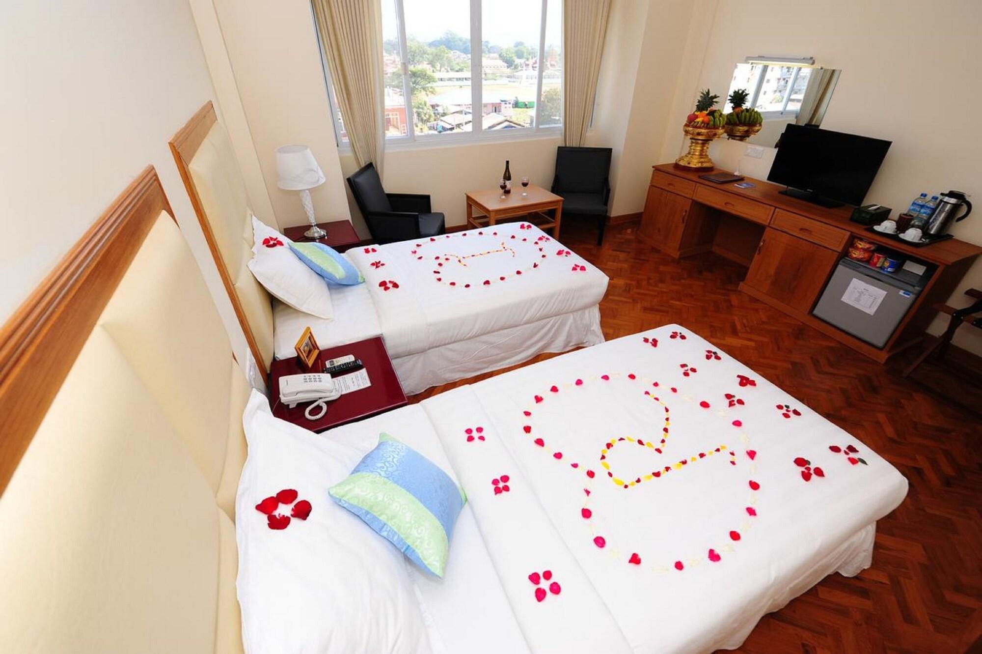Royal Inlay Hotel Nyaung Shwe Exterior foto